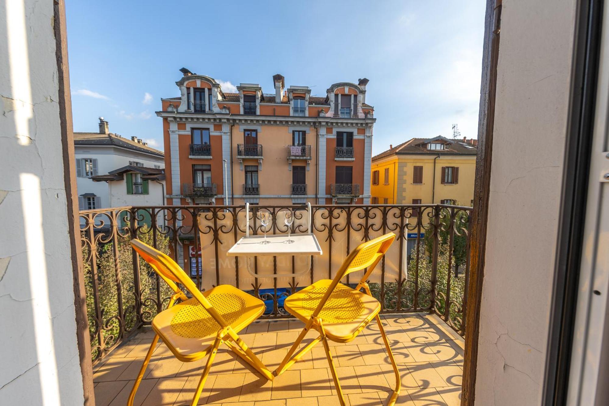 Casa Vacanza Dimora Vincenza Luino Kültér fotó